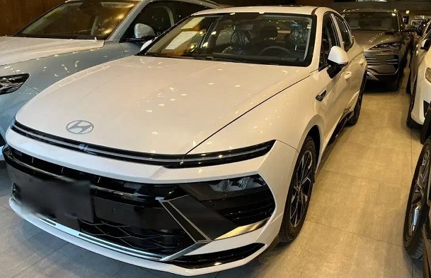 هیوندای سوناتا 2025 وارد بازار ایران شد هیوندای سوناتا 2025 وارد بازار ایران شد