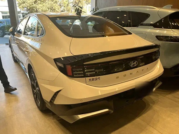 هیوندای سوناتا 2025 وارد بازار ایران شد هیوندای سوناتا 2025 وارد بازار ایران شد